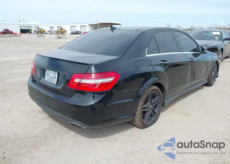 2013 Mercedes-Benz E 550 4Matic из США, поврежденный, VIN WDDHF9BB5DA738287